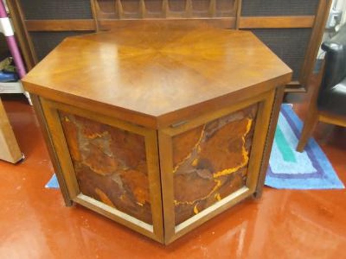 Unique MCM Corner Table