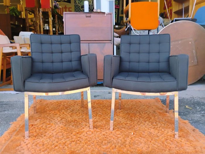 Pair of Knoll or Style Lounge Chairs