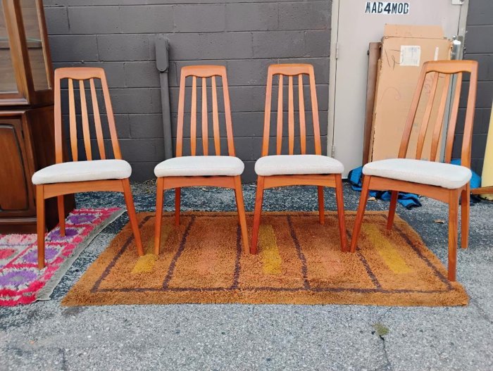 Set of 4 Teak Danish Modern Benny Linden Dining Chairs